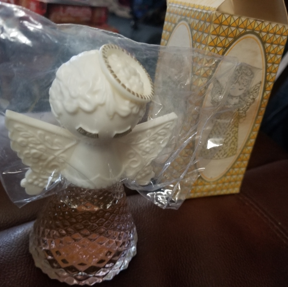 New Vintage Avon Heavenly Angel Rose's Rose's 2oz